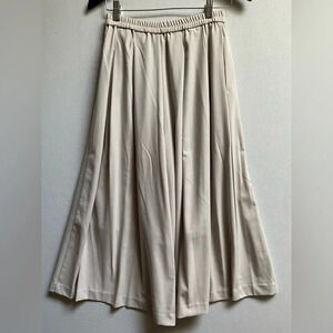 Uniqlo pleated  beige skirt pants Sz M
